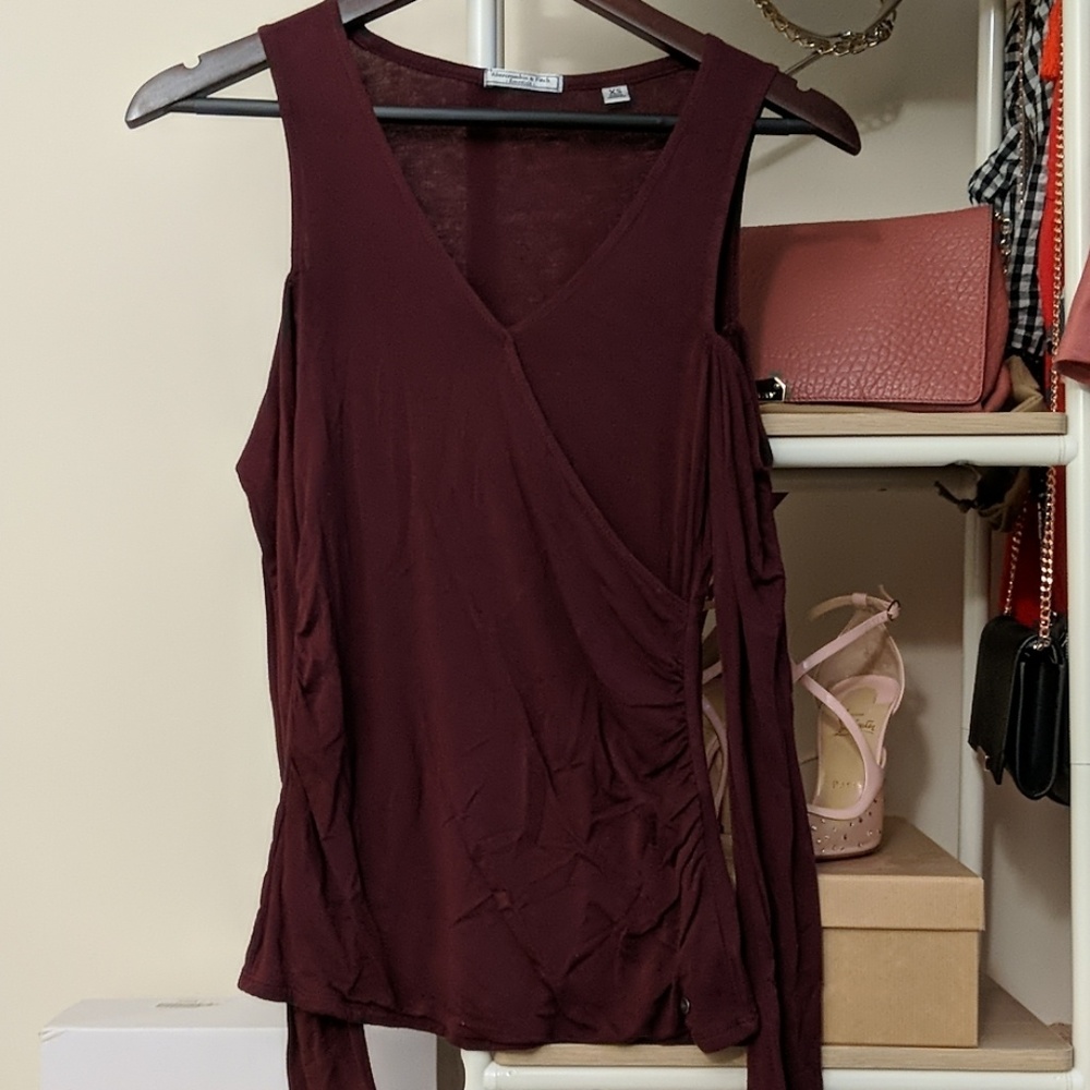 Abercrombie and Fitch Shoulderless Lng Slv Shirt